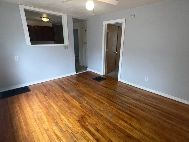 Building Photo - 709 Milton Ave