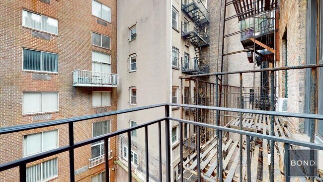 Building Photo - 219 E 23rd St