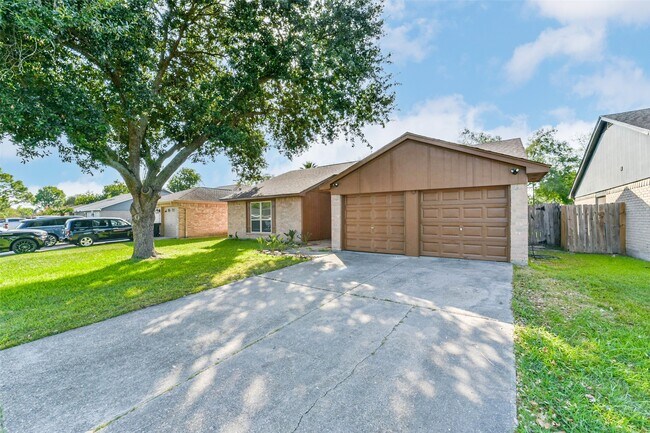 Building Photo - 2406 Pilgrims Bend Dr