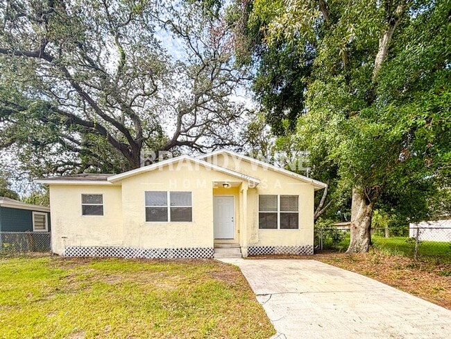 Building Photo - 4021 E Louisiana Ave