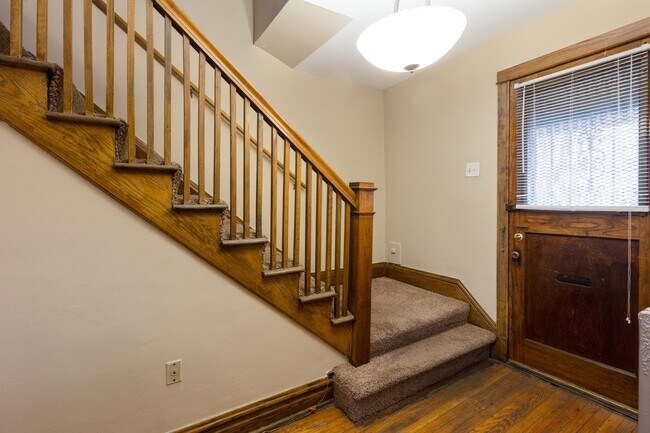 Building Photo - 6647 S University Ave