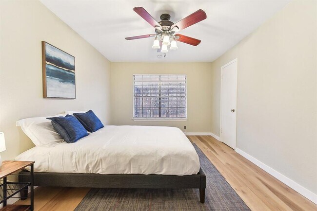 Foto del edificio - 7801 Shoal Creek Blvd