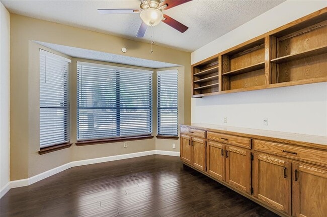 Foto del edificio - 10703 Oak View Dr