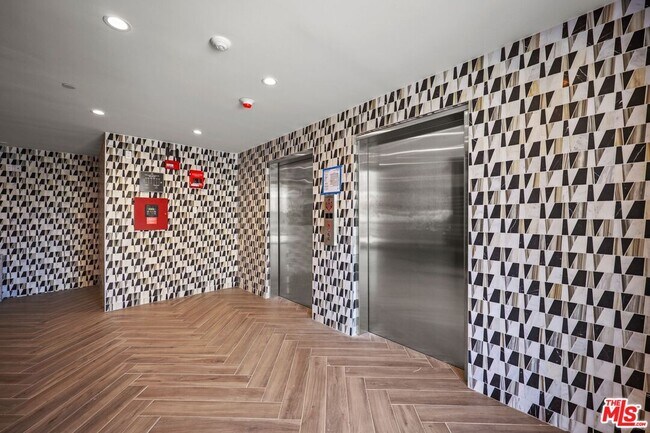 Foto del edificio - 1600 Venice Blvd.