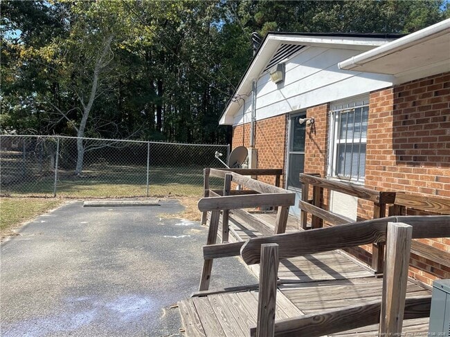 Building Photo - 4953 Fieldcrest Dr