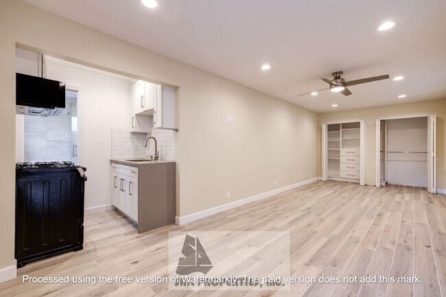 Building Photo - 622 10th St