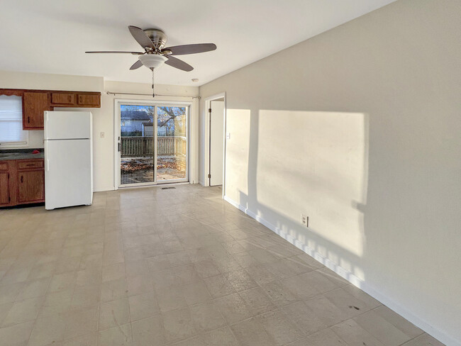 Foto del edificio - 1815 Beach Rd