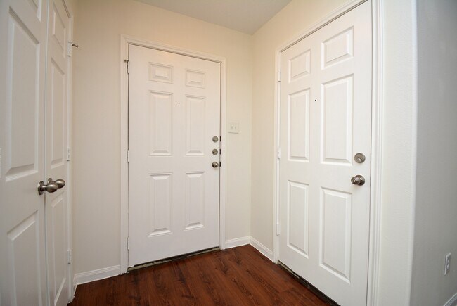 Foto del edificio - 12010 Gregory Crossing Way