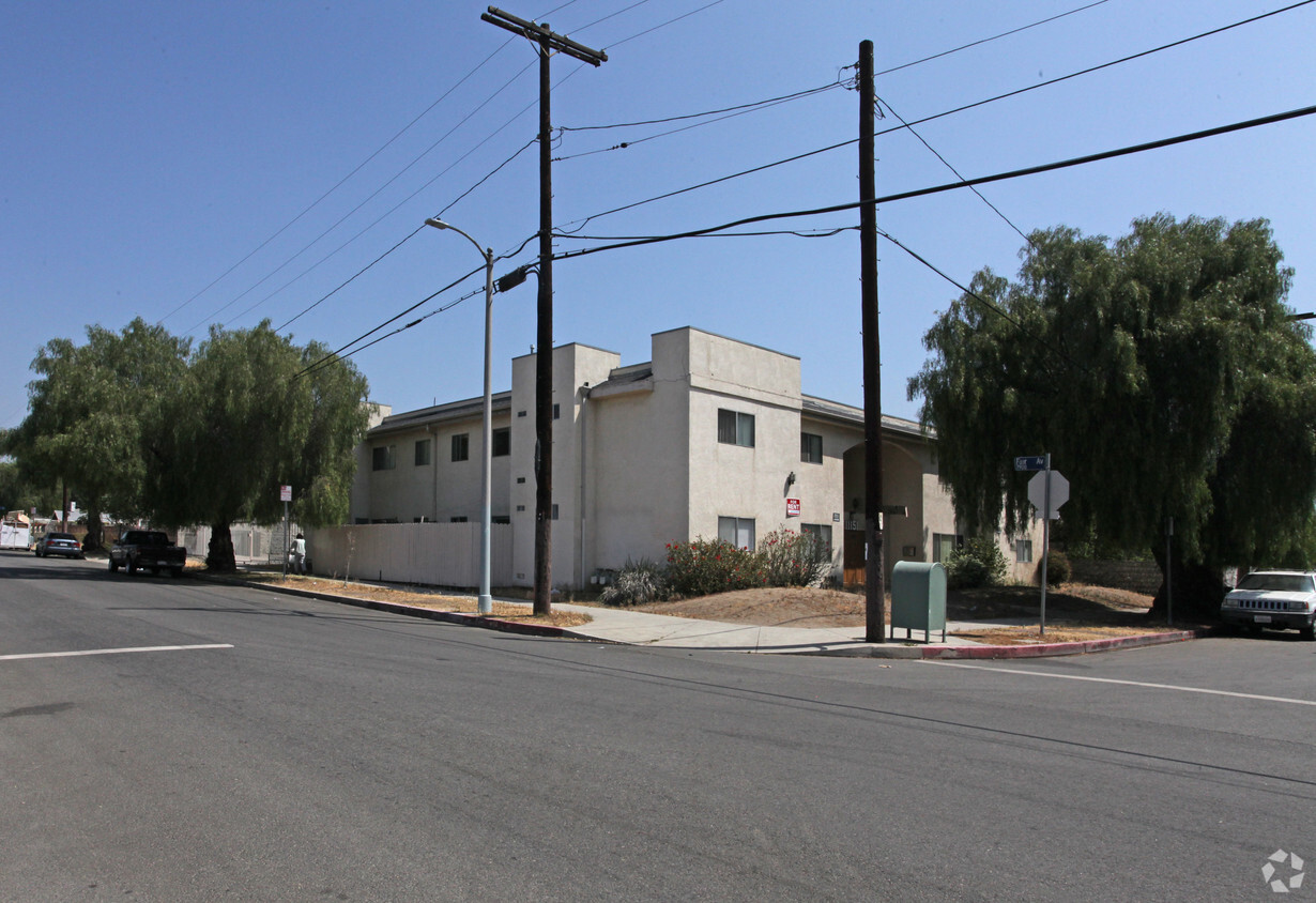 Primary Photo - Maui Apartments