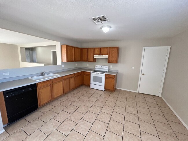 Foto del edificio - 4 Bed / 2 Bath Single Level El Mirage Home...