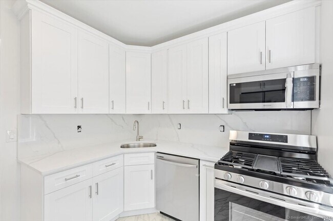 Foto del edificio - 639 Summer St