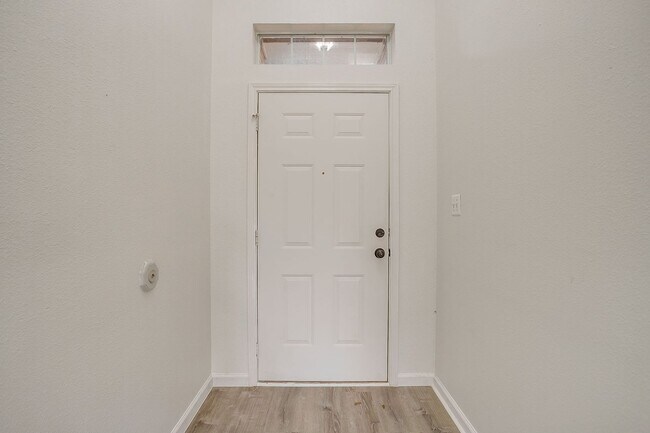 Foto del edificio - 1512 Clover Ln