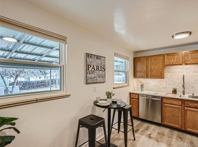 Building Photo - 3 Bedroom 2 Full Bath Single Family Home I...