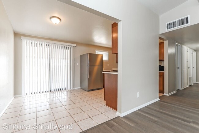 Building Photo - 3 br, 2 bath House - 1048 W Thurber Street