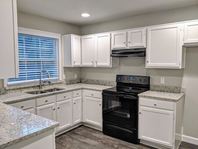 Building Photo - Renovated two-story in Grapevine