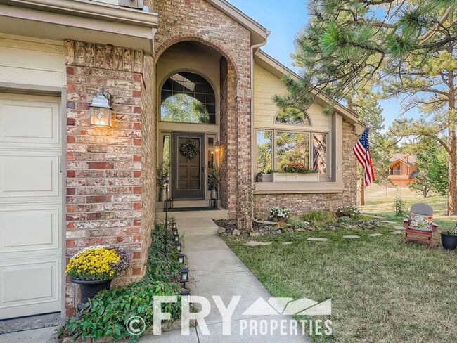 Building Photo - Luxury Rental in Beautiful Colorado Foothills
