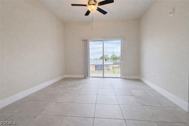 Building Photo - 3325 SW 8th Pl