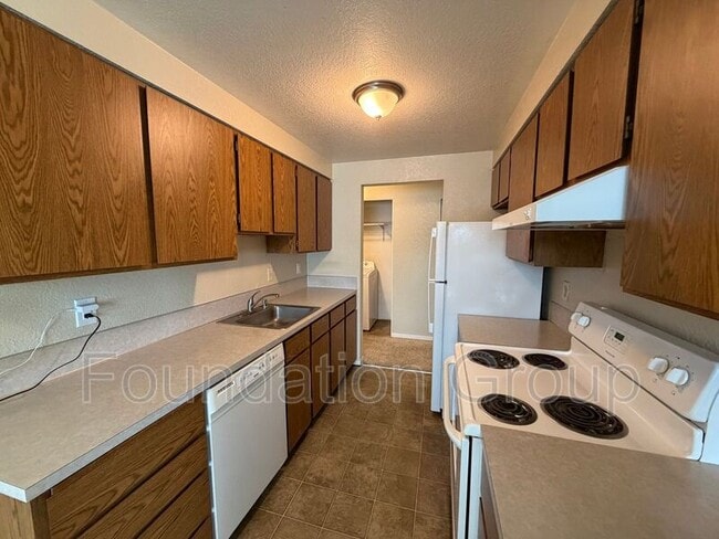 Foto del edificio - 938 N 100th St