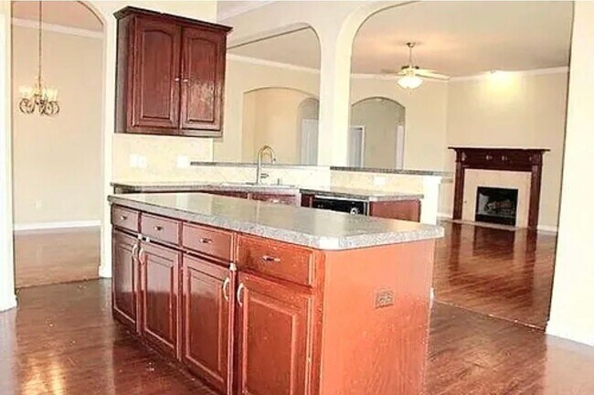 Building Photo - 5515 Paladium Dr
