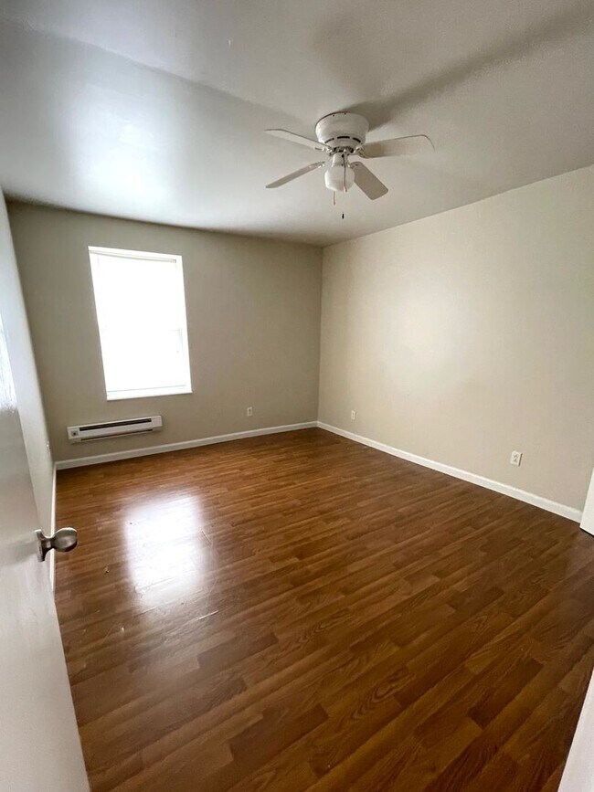 Foto del edificio - 1 Bed 1 Bath Apartment FOR RENT in Moscow Mills, MO