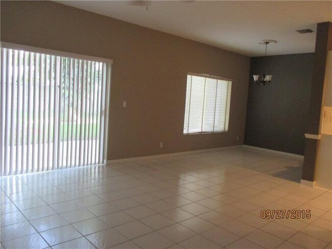 Building Photo - 5426 Pointe Villa Dr