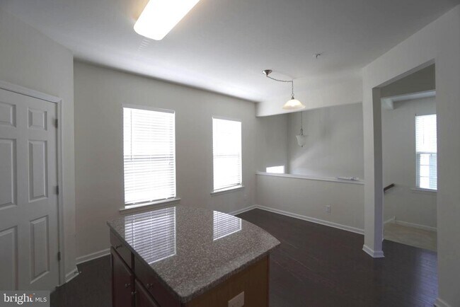 Foto del edificio - 128 Admiral Ln