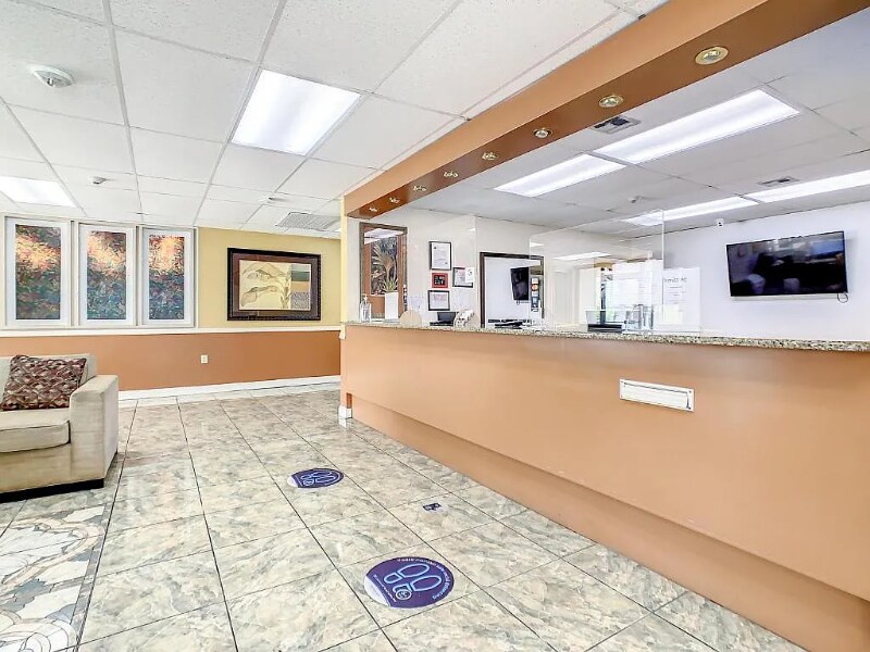 Foto del edificio - 2295 Irlo Bronson Mem Hwy