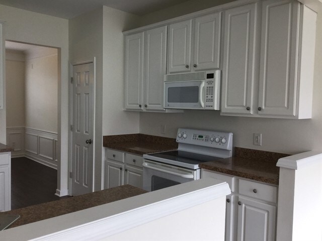 Foto del edificio - 4496 Fairport Ct