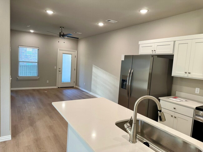 Foto del edificio - 1802 SW Poigai Wy