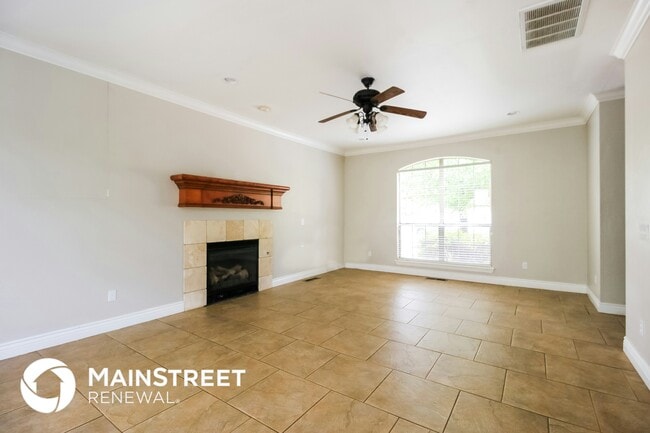 Building Photo - 4640 Olde Village Cir