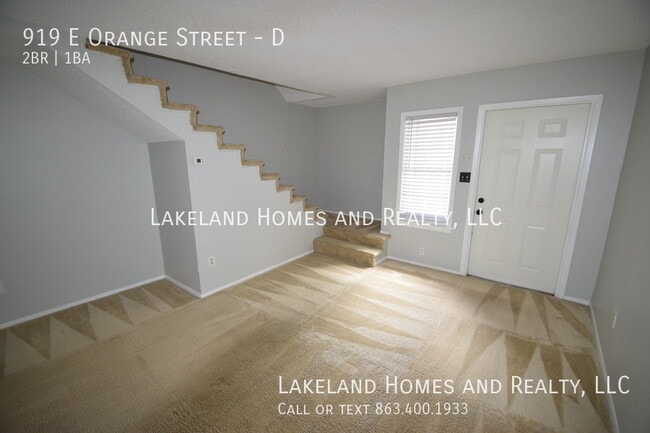 Building Photo - 919 E Orange Street  2BR, 1BA Townhouse