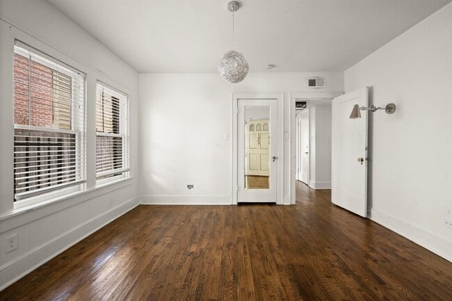 Building Photo - 1639 Castle Ct