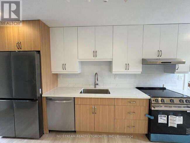 Building Photo - 42 Bartley Dr