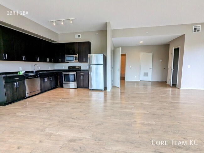 Building Photo - 2 Bedroom Corner Unit at Twenty9 Gillham