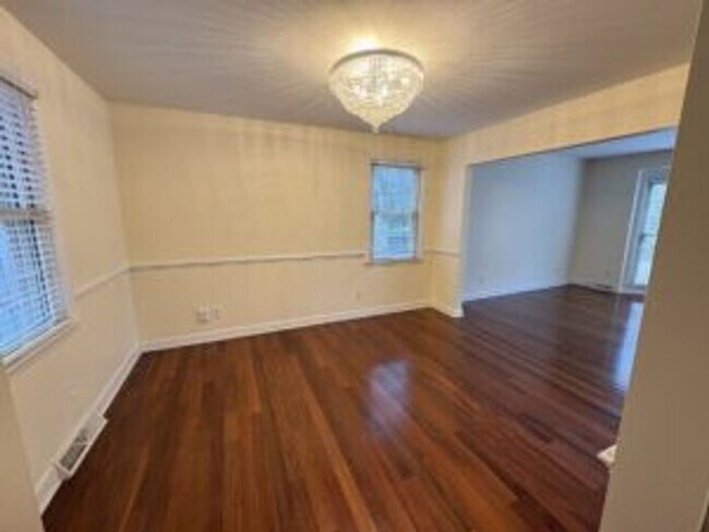 Foto del edificio - 602 Fairington Dr