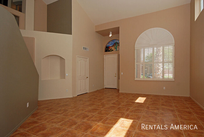 Foto del edificio - 4204 E Cedarwood Ln