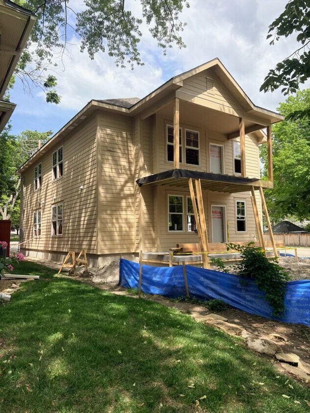 Building Photo - 901 Missouri St