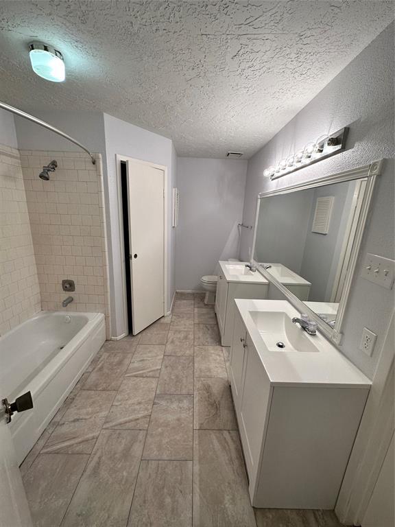 Foto del edificio - 6623 Greenyard Dr