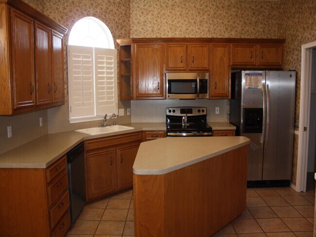 Foto del edificio - Spacious Home Located Within The Vicinity Of Nearby Park, Restaurants, Shopping Mall & S. Loop 289!