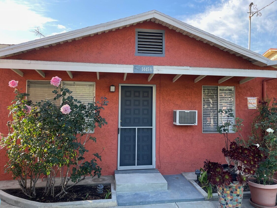 Foto principal - 1445 Echo Park Ave