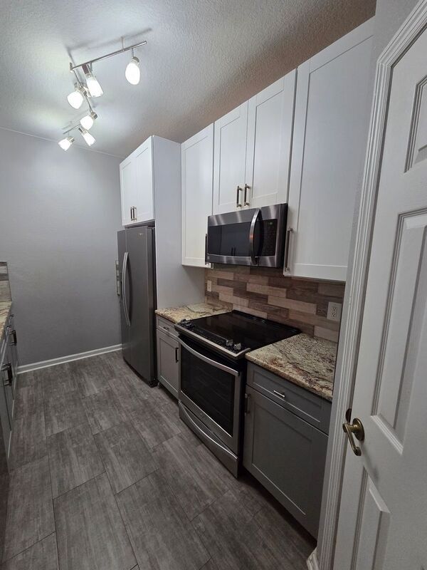 Foto del edificio - 584 Brantley Terrace Way