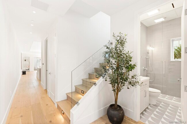 Foto del edificio - 7216 Fay Ave