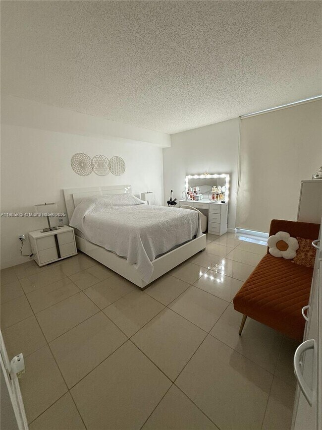 Foto del edificio - 5091 NW 7th St