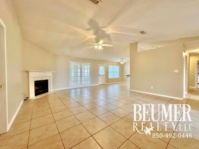 Foto del edificio - Beautiful 3Bed/2Bath Home Close to Corry Station