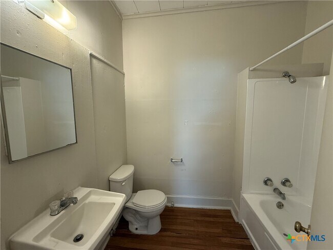 Building Photo - 319 North St