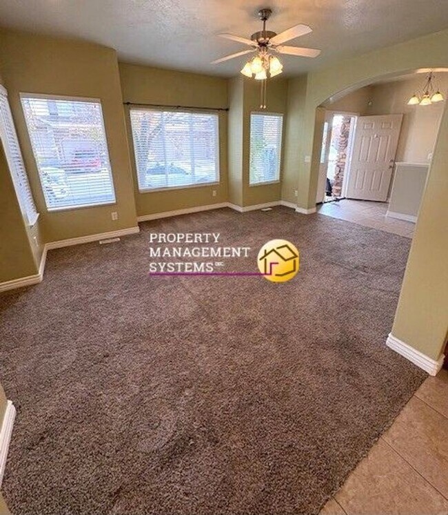 Foto del edificio - 3 Bedroom Townhome in Layton!