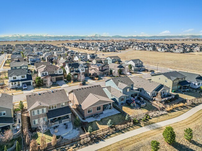 Foto del edificio - 470 Grenville Cir