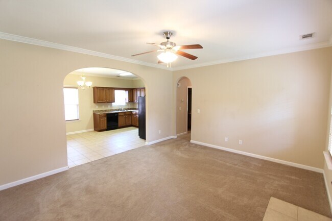 Foto del edificio - Homewood Area - Oxmoor Glen - Minutes to Downtown & UAB