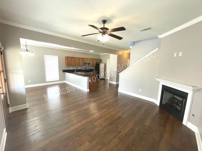 Building Photo - 3BR/2.5BA Home For Rent