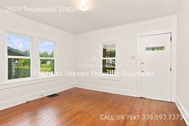 Foto del edificio - 2029 Thurmond St